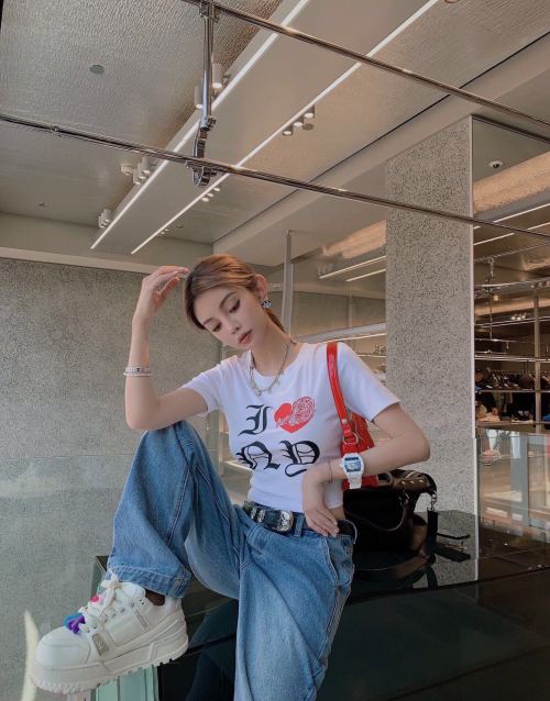 CHROME HEART Heart Print Cropped Top - Summer Essential, Slim Fit 1 CHROME HEART Heart Print Cropped Top - Summer Essential, Slim Fit