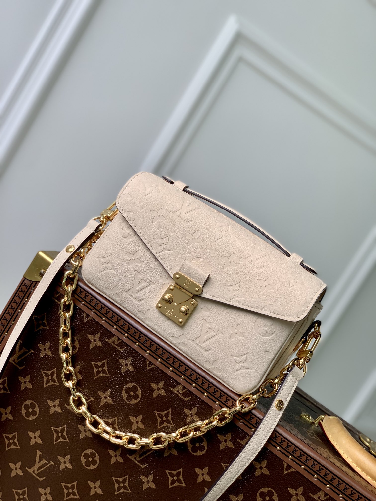 Louis Vuitton LV Pochette MeTis Bags Handbags Empreinte​ Chains M22942