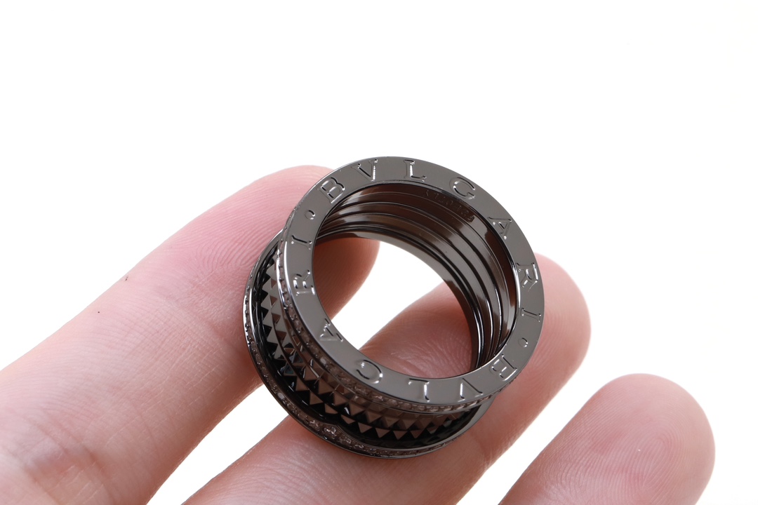 Bvlgari B zero1Rock系列从举世闻名的圆形露天剧场—罗马斗兽场汲取灵感