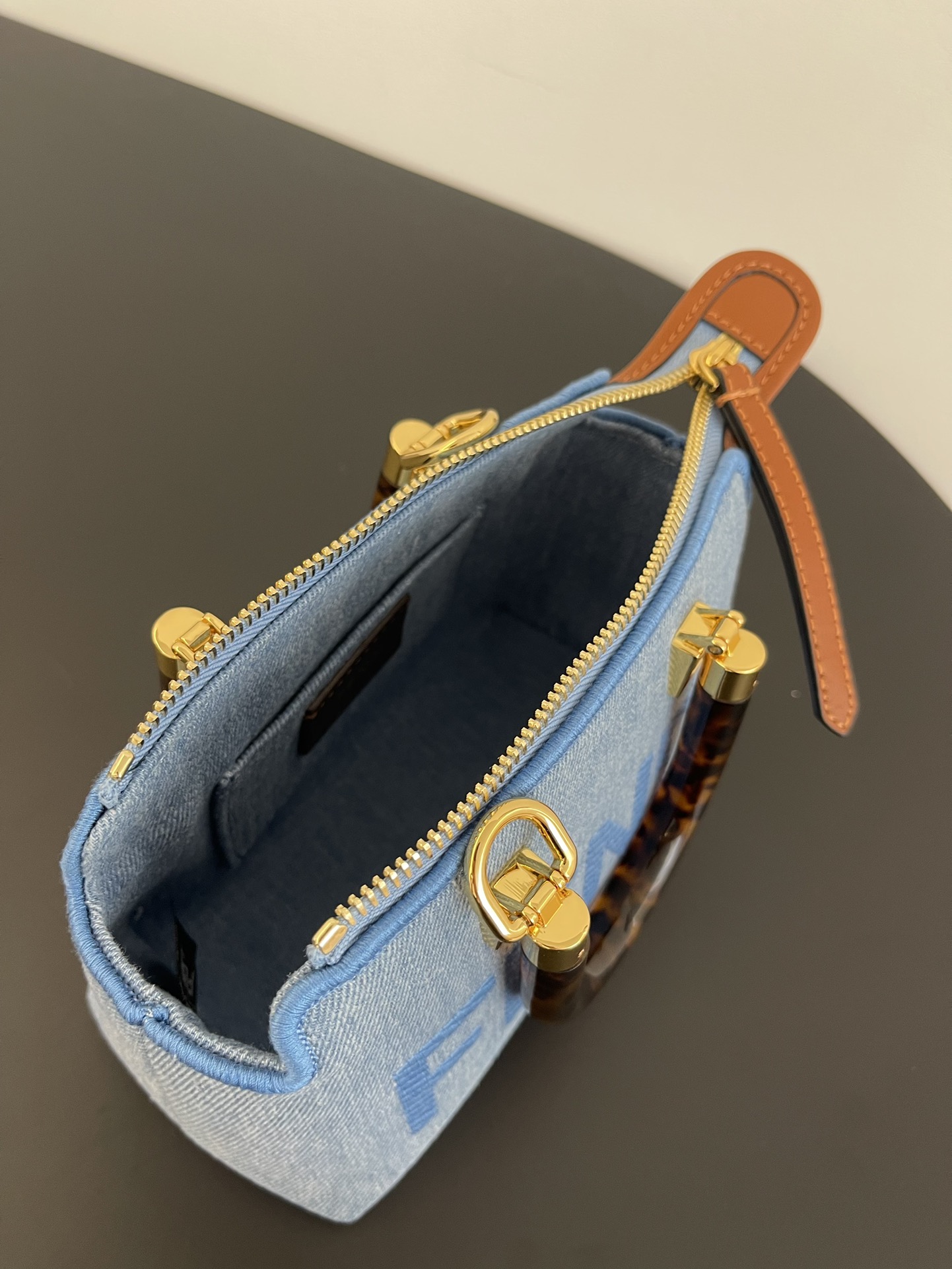 Miniatura 7
