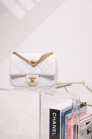 Chanel Crossbody & Shoulder Bags White Lambskin Sheepskin Vintage