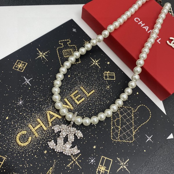 Buying Replica Chanel Jewelry Necklaces & Pendants Set With Diamonds