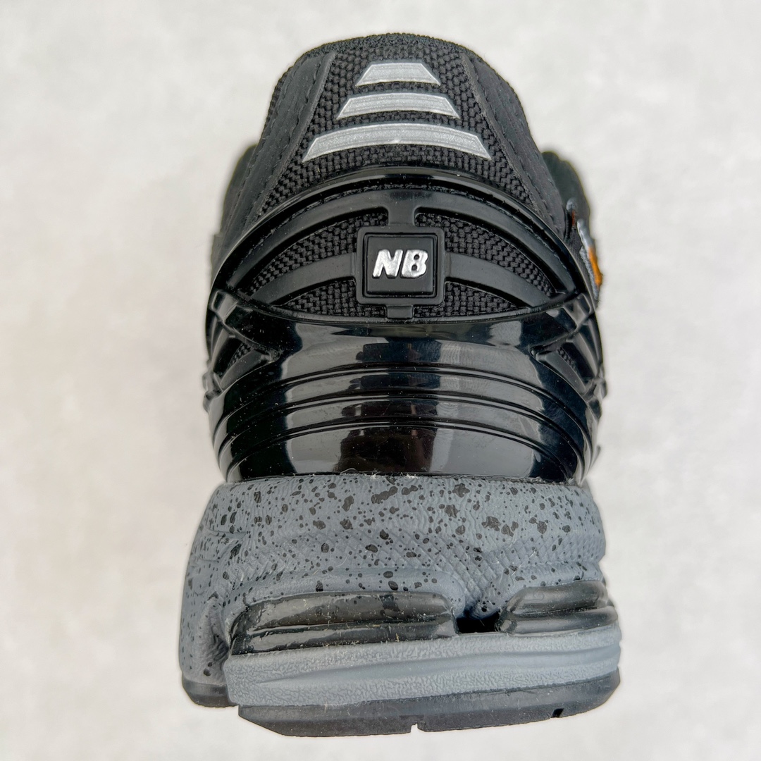 图片[8]-💰240 ＃M纯原 新百伦NB New Balance M1906ROC 纯黑 全套原楦原纸板原厂数据开发 进口三明治网面 原装进口皮料正确绒感卡色 正确中底拉帮中底网布细节 原厂标裁 带紫光防伪 定制后跟透明水晶模块 冲裁组合 大底贴合程度胶水上色把控完美 整洁度挑战全网艺术家 多道序QC把关品质完善 匠心打造 耗时两个月开发完成 工艺极其复杂难度可想而知 新开独立私模大底 全网唯一正确六层组合大底 高端零售专供产物 Size：36 37 37.5 38 38.5 39 40 40.5 41 42 42.5 43 44 45.5 46.5 47 编码：by3936010-运动鞋