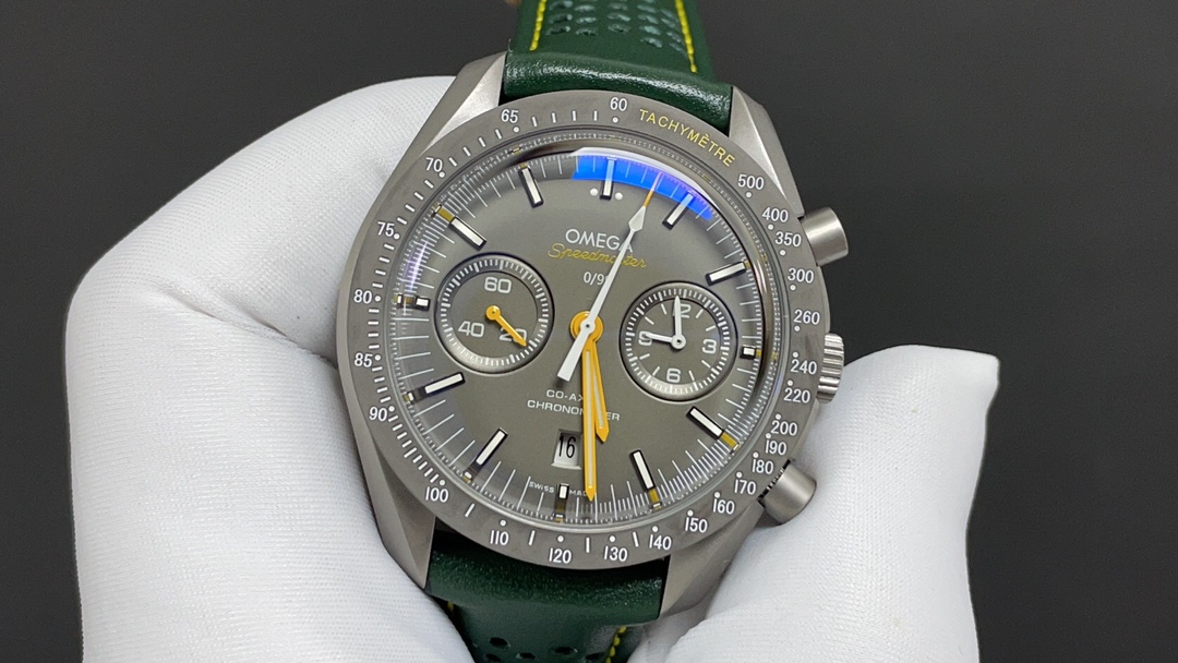 Omega 欧米茄 超霸月之暗面 计时 深灰色 44mm 9300机