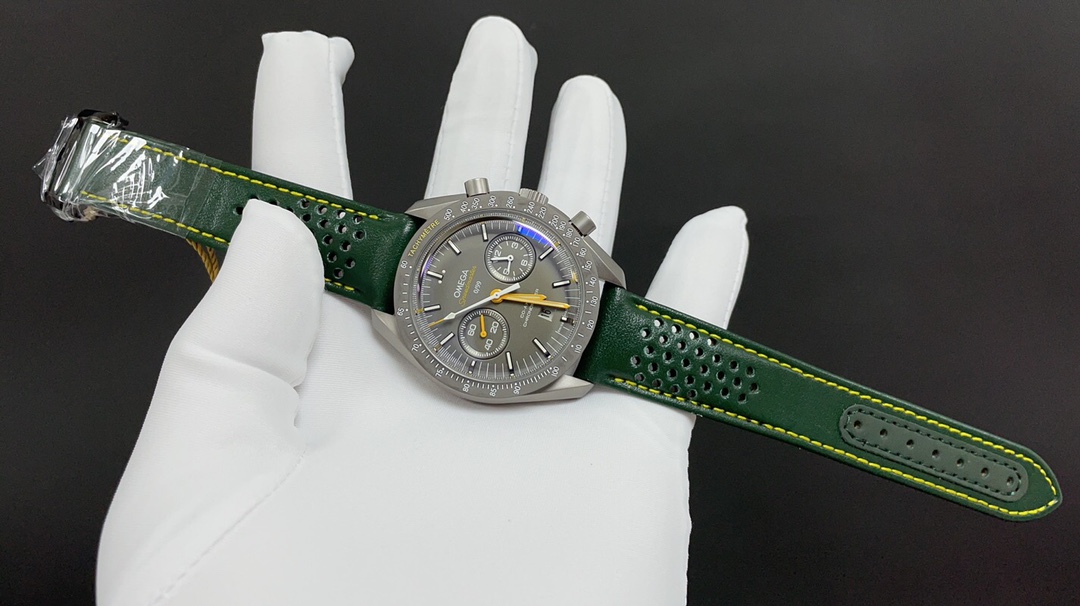Omega 欧米茄 超霸月之暗面 计时 深灰色 44mm 9300机