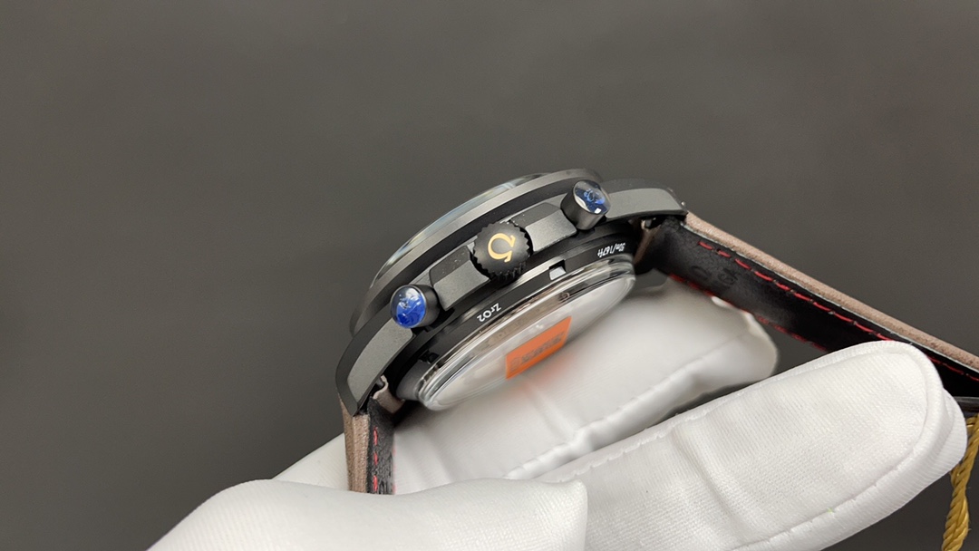 Omega 欧米茄 超霸月之暗面 计时 深灰色 44mm 9300机