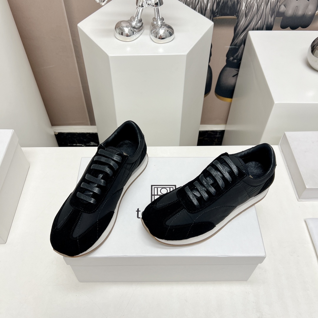 Toteme 2023/aw Recreational Shoes: Nordic Design, Comfortable and Stylish - 图片 3