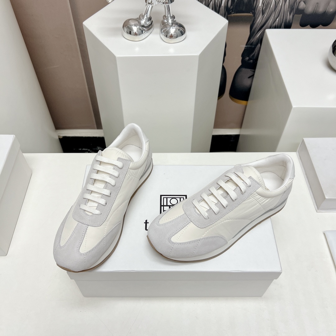 Top Edition: Toteme 2023/aw Recreational Shoes Series with Nordic Design - 图片 3