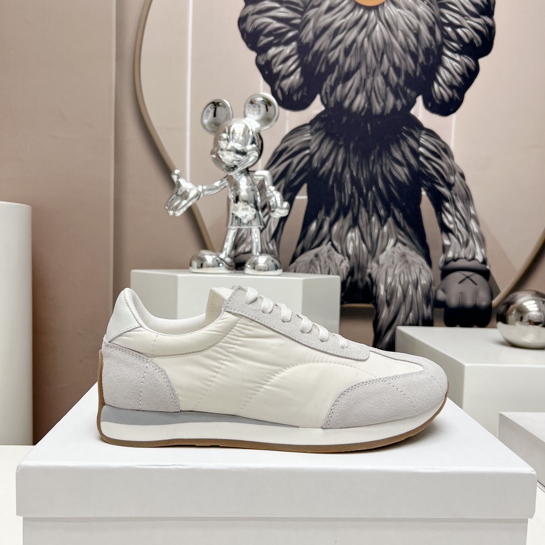 Top Edition: Toteme 2023/aw Recreational Shoes Series with Nordic Design - 图片 5