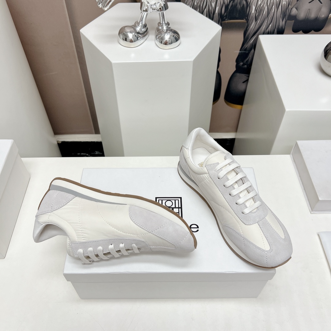 Top Edition: Toteme 2023/aw Recreational Shoes Series with Nordic Design - 图片 7