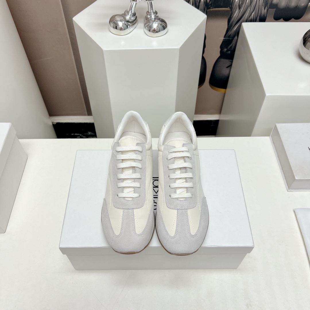 Top Edition: Toteme 2023/aw Recreational Shoes Series with Nordic Design - 图片 1