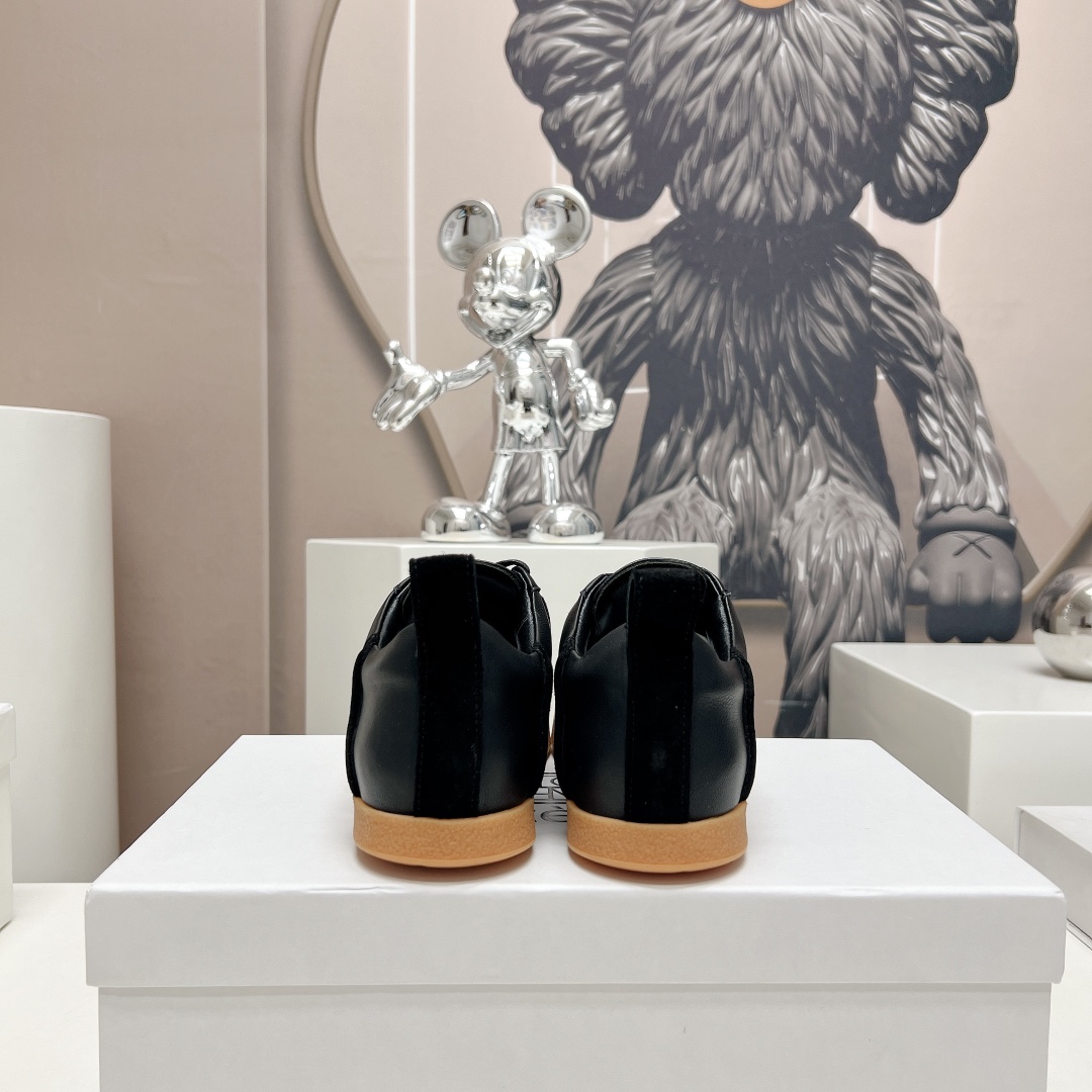 Toteme 2023/aw Nordic Style Recreational Shoes with Sheep Skin and TPU Bottom - 图片 8