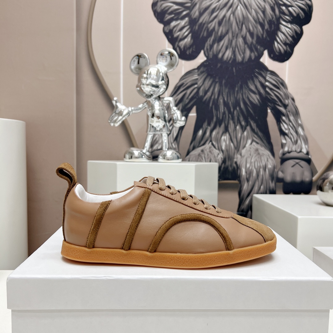 Toteme 2023/aw Top Edition Recreational Shoes: Nordic Design, Sheep Skin, TPU Bottom - 图片 5