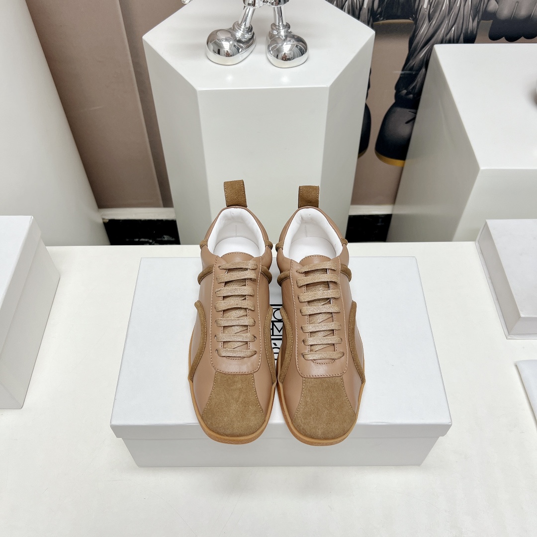 Toteme 2023/aw Top Edition Recreational Shoes: Nordic Design, Sheep Skin, TPU Bottom - 图片 1