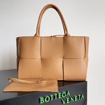 Bottega Veneta BV Intrecciato Luxury
 Handbags Tote Bags Weave Lambskin Sheepskin