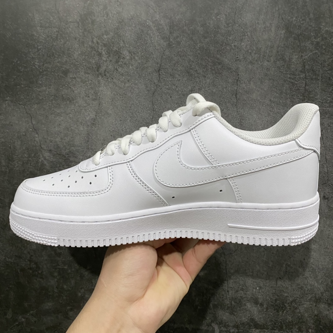 图片[2]-【绿X版】NK Air Force 1 Low \’07 空军一号低帮经典板鞋 纯白 CW2288-111n顶级空军 皮料质感可媲美og版n细节吊打市场其他代号版本nn全鞋电脑针车 工整有序原厂港宝加持完美还原灵魂版型原盒原配从里到外百分百还原原厂全头层原厂皮料 原标原盒内置Sole气垫 中底白色背胶 中底划线已经无限的接近公司 原厂楦头 原厂刺绣后跟弧度修正 正确中底四线防伪  尺码：36 36.5 37.5 38 38.5 39 40 40.5 41 42 42.5 43 44 44.5 45 46 47.5-莆田鞋批发中心