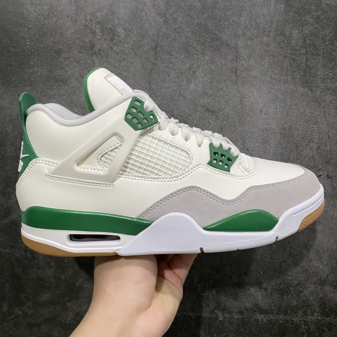 【PK纯原】NK SB x Air Jordan 4 AJ4 联名绿松石 白绿 DR5415-103n实物品质细节相当漂亮n真心没得挑的好版本 大底有刷漆n耗时多个月巨作 重金购买原楦原纸板 确保原汁原味 完美呈现四代版型 原厂织唛标 市面唯一采用原装皮料 正确网格工艺 全方位一致匹配官方细节  尺码：40.5 41 42 42.5 43 44 44.5 45 46 47.5-莆田鞋批发中心