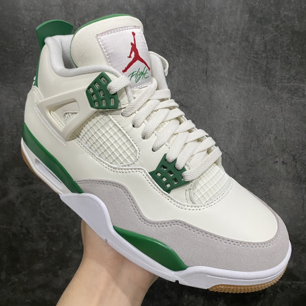 图片[3]-【PK纯原】NK SB x Air Jordan 4 AJ4 联名绿松石 白绿 DR5415-103n实物品质细节相当漂亮n真心没得挑的好版本 大底有刷漆n耗时多个月巨作 重金购买原楦原纸板 确保原汁原味 完美呈现四代版型 原厂织唛标 市面唯一采用原装皮料 正确网格工艺 全方位一致匹配官方细节  尺码：40.5 41 42 42.5 43 44 44.5 45 46 47.5-莆田鞋批发中心