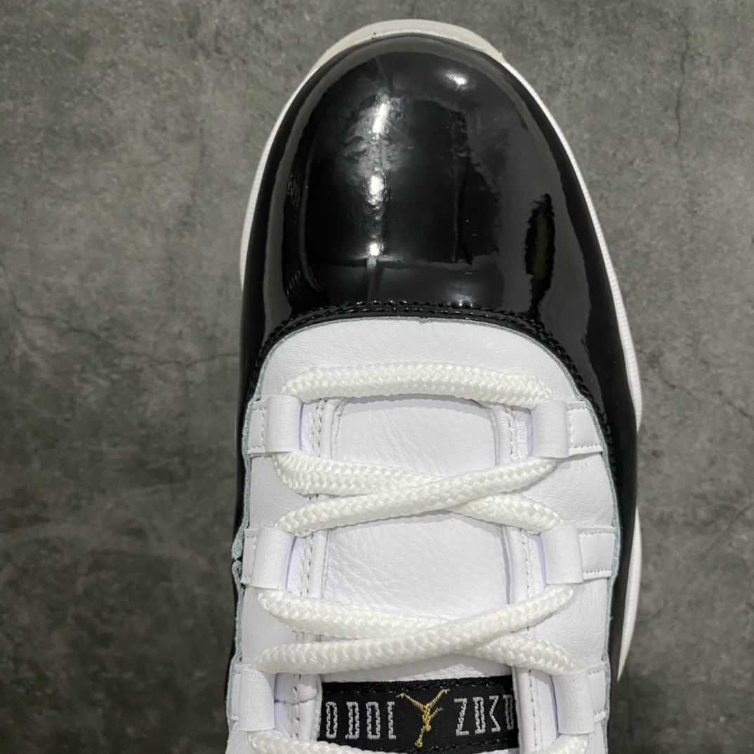 图片[5]-【外贸纯原】 Air Jordan AJ11 \”DMP\”金砖 CT8012-170n此版鞋面白色部分为皮面n同步官方最近新流出原鞋渲染图细节n(早期官方渲染图白色部分为尼龙布面）nn原楦原档案数据开模打造原厂中底拉帮钢印 原厂漆皮 防冻不开裂头层皮料 原装鞋撑 水晶大底正确色度色泽原楦原数据刺绣 原厂车缝走线及对位 毫厘不差飞人logo采用原数据电脑刺绣 原装正品碳纤维真实碳板 增强抗扭 原内标 原盒标 正确官方原盒 原厂防氧化水晶外底 原厂配套厂全掌solo气垫 Size：40 40.5 41 42 42.5 43 44 44.5 45 45.5 46 47.5 48.5-莆田鞋批发中心