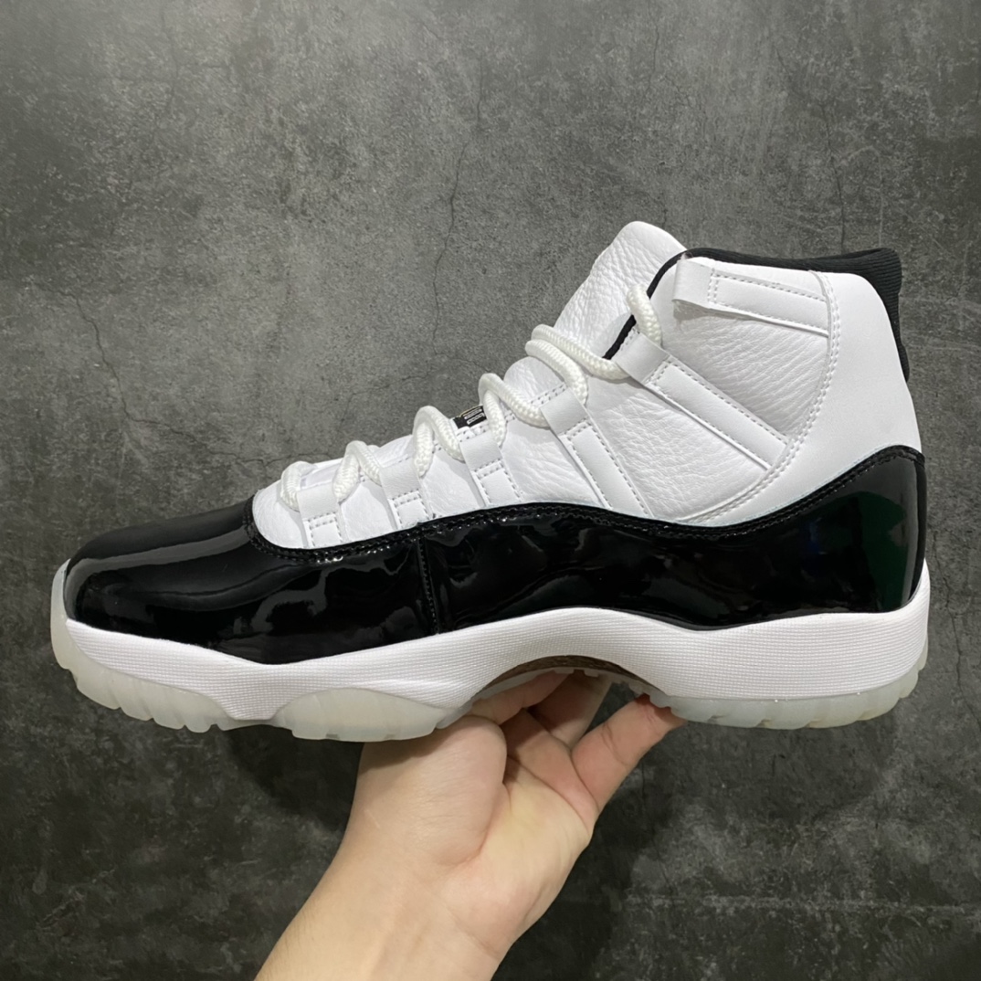 图片[2]-【外贸纯原】 Air Jordan AJ11 \”DMP\”金砖 CT8012-170n此版鞋面白色部分为皮面n同步官方最近新流出原鞋渲染图细节n(早期官方渲染图白色部分为尼龙布面）nn原楦原档案数据开模打造原厂中底拉帮钢印 原厂漆皮 防冻不开裂头层皮料 原装鞋撑 水晶大底正确色度色泽原楦原数据刺绣 原厂车缝走线及对位 毫厘不差飞人logo采用原数据电脑刺绣 原装正品碳纤维真实碳板 增强抗扭 原内标 原盒标 正确官方原盒 原厂防氧化水晶外底 原厂配套厂全掌solo气垫 Size：40 40.5 41 42 42.5 43 44 44.5 45 45.5 46 47.5 48.5-莆田鞋批发中心