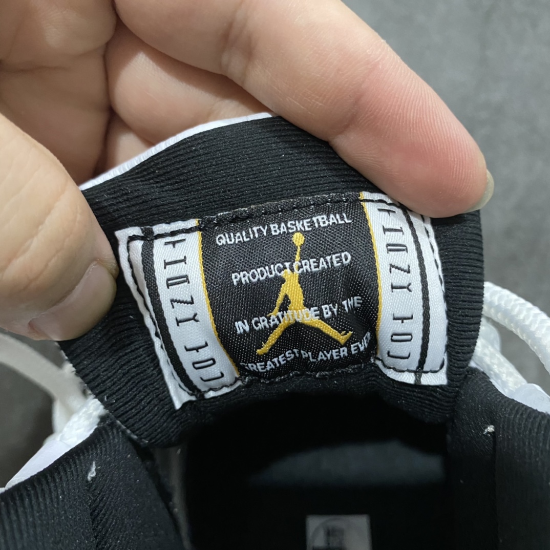 图片[8]-【外贸纯原】 Air Jordan AJ11 \”DMP\”金砖 CT8012-170n此版鞋面白色部分为皮面n同步官方最近新流出原鞋渲染图细节n(早期官方渲染图白色部分为尼龙布面）nn原楦原档案数据开模打造原厂中底拉帮钢印 原厂漆皮 防冻不开裂头层皮料 原装鞋撑 水晶大底正确色度色泽原楦原数据刺绣 原厂车缝走线及对位 毫厘不差飞人logo采用原数据电脑刺绣 原装正品碳纤维真实碳板 增强抗扭 原内标 原盒标 正确官方原盒 原厂防氧化水晶外底 原厂配套厂全掌solo气垫 Size：40 40.5 41 42 42.5 43 44 44.5 45 45.5 46 47.5 48.5-莆田鞋批发中心