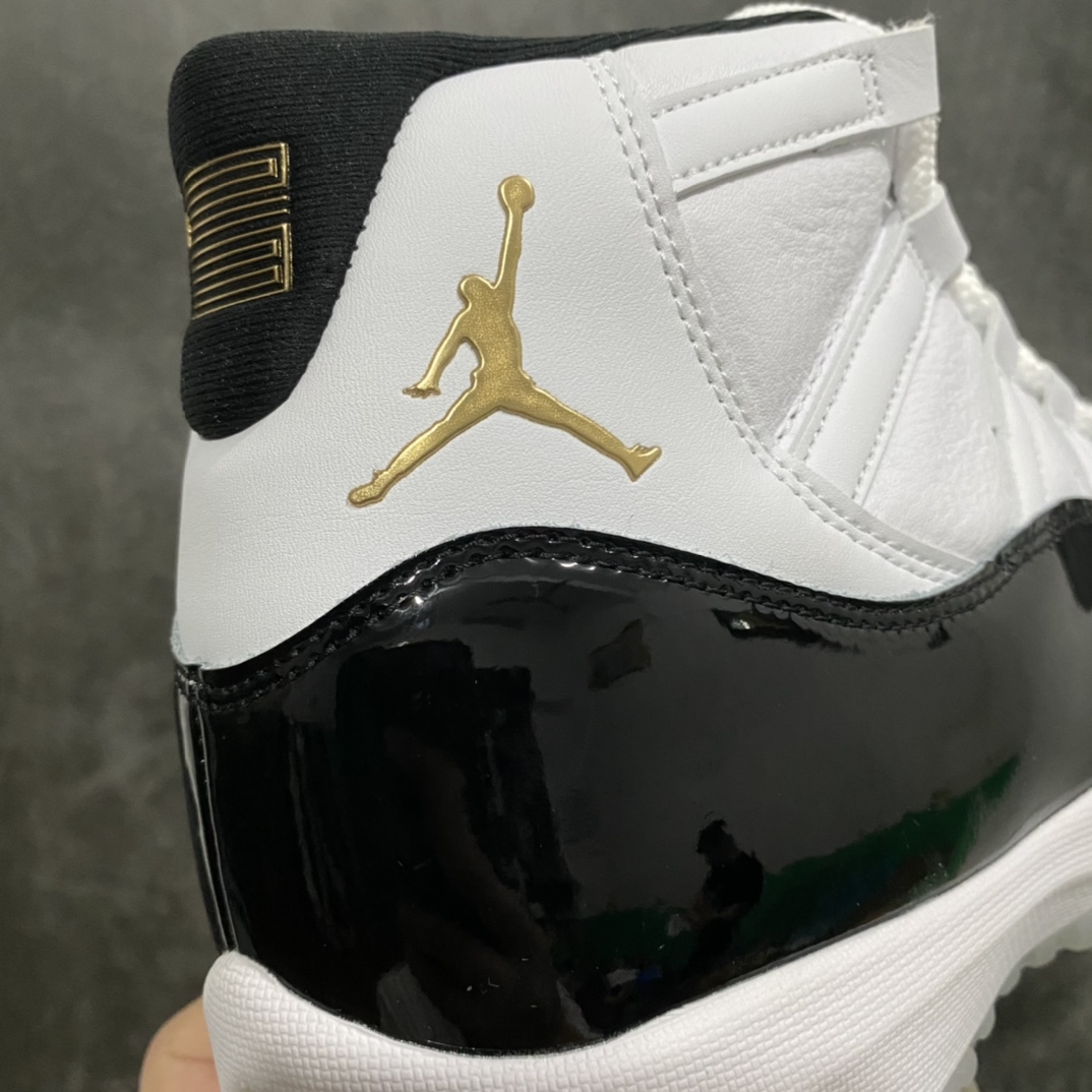 图片[2]-【外贸纯原】 Air Jordan AJ11 \”DMP\”金砖 CT8012-170n此版鞋面白色部分为皮面n同步官方最近新流出原鞋渲染图细节n(早期官方渲染图白色部分为尼龙布面）nn原楦原档案数据开模打造原厂中底拉帮钢印 原厂漆皮 防冻不开裂头层皮料 原装鞋撑 水晶大底正确色度色泽原楦原数据刺绣 原厂车缝走线及对位 毫厘不差飞人logo采用原数据电脑刺绣 原装正品碳纤维真实碳板 增强抗扭 原内标 原盒标 正确官方原盒 原厂防氧化水晶外底 原厂配套厂全掌solo气垫 Size：40 40.5 41 42 42.5 43 44 44.5 45 45.5 46 47.5 48.5-莆田鞋批发中心