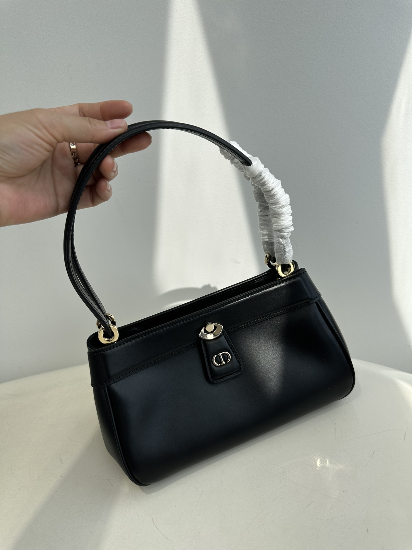 High-end high-end goods, pure original Dior Dior small size 23s new key armpit bag shoulder handbag, the body of the bag is carefully made of imp