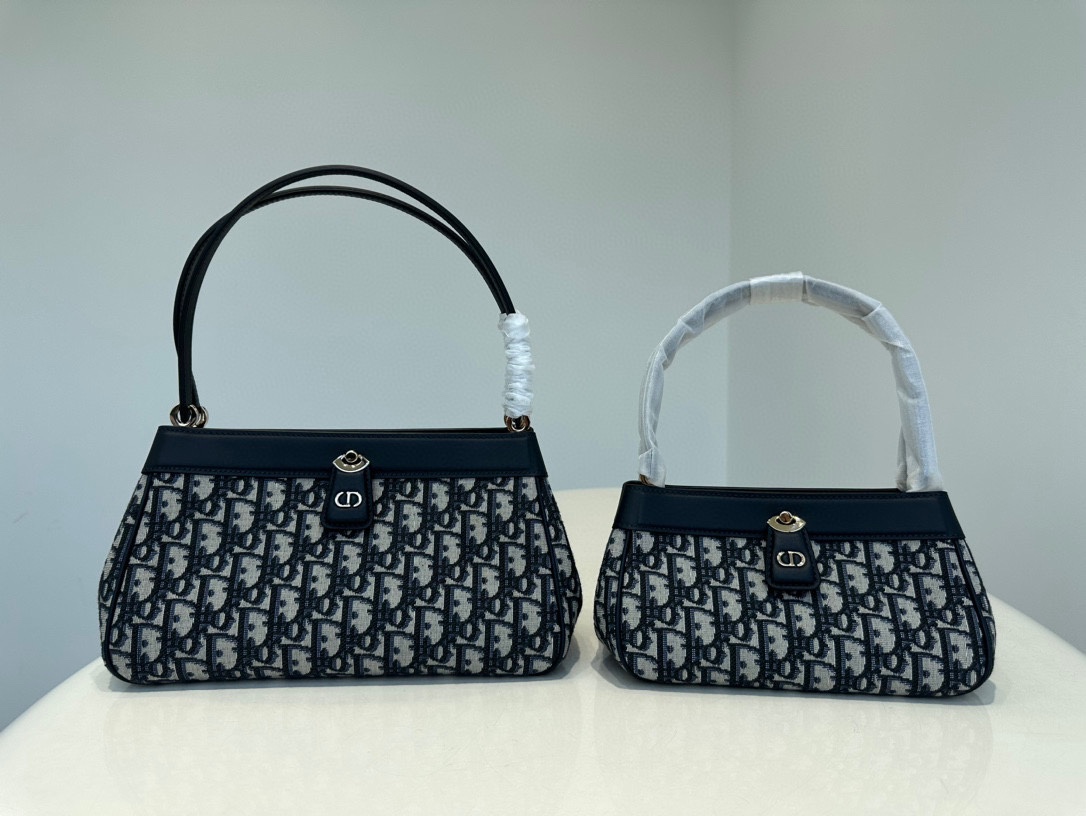 Dior Size comparison