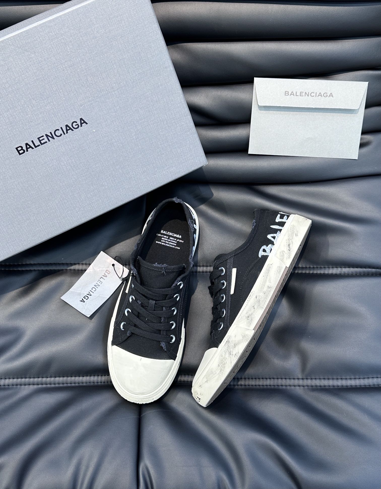 BALENCIAG*复古炮弹出击全新