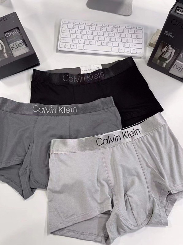 CalvinKlein家族英美发售最新款经典腰间LOGO刺绣设计极品细梳棉材质男士高端内裤！一条好的内裤