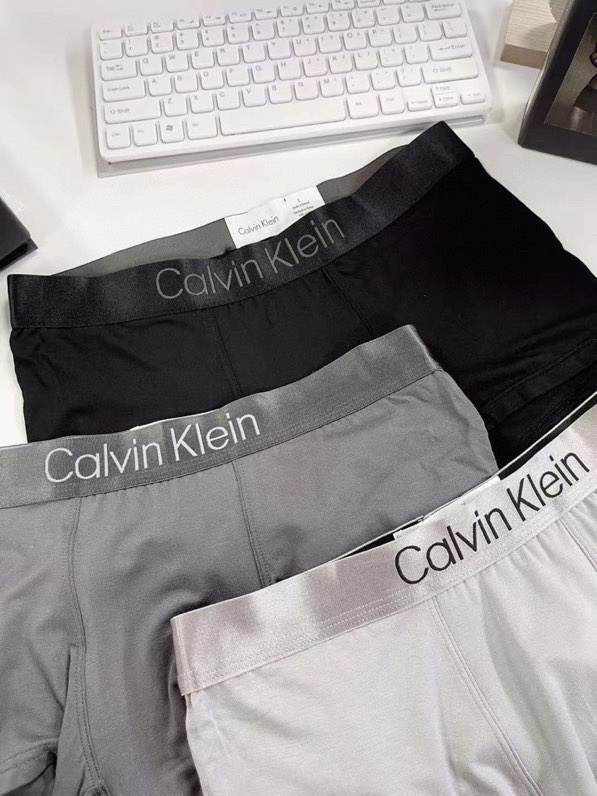 CalvinKlein家族英美发售最新款经典腰间LOGO刺绣设计极品细梳棉材质男士高端内裤！一条好的内裤