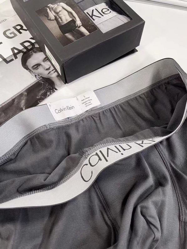 CalvinKlein家族英美发售最新款经典腰间LOGO刺绣设计极品细梳棉材质男士高端内裤！一条好的内裤
