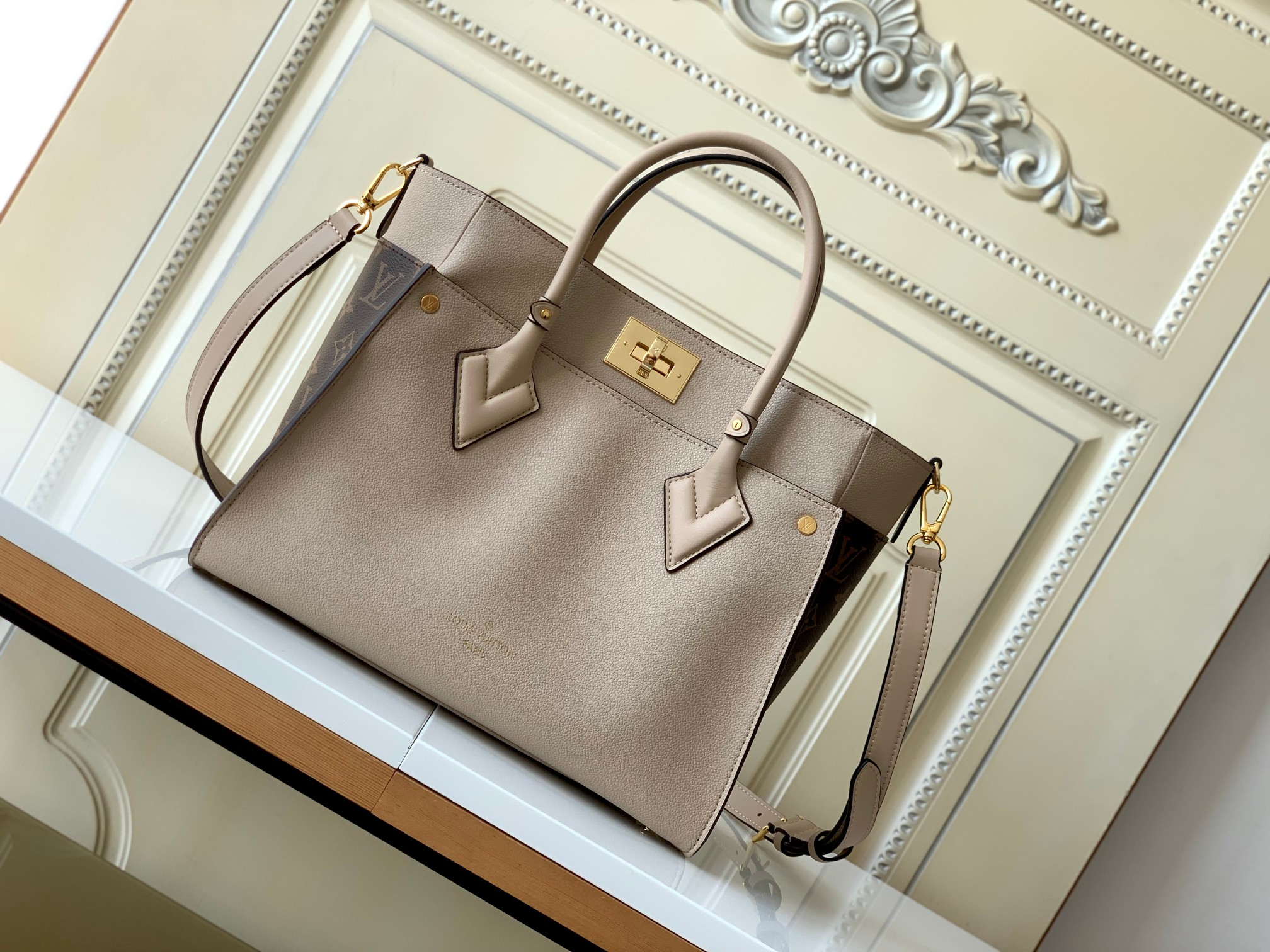 as if blending two bags into one - Bag