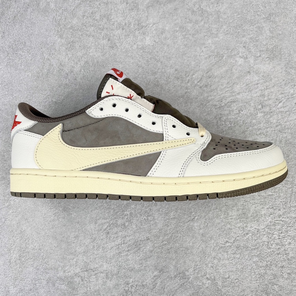 ＃DF纯原特价 Travis Scott x Air Jordan AJ1 Low OG SP TS联名白棕倒钩低帮 DM7866-162＃原楦原纸板开发 后跟弧度收口自然不对折 原厂电绣 鬼脸飞翼针数密度一致 追求零偏差 市场巅峰之作 原档纸板数据 精准Swoosh Logo内腰字体高度对位 原厂拉帮工艺 起针回针位置针距密度一致 正确鞋垫四分之三背胶 原厂皮料 麂皮绒感效果一致 进口玻璃冲刀皮料裁剪零毛边 全鞋电脑针车工艺 极致一眼正品既视感 最高QC检验标准控制溢胶整体清洁度 鞋盒、防尘纸 鞋带 均采购来自原厂 尺码对应库存‼️-选品中心