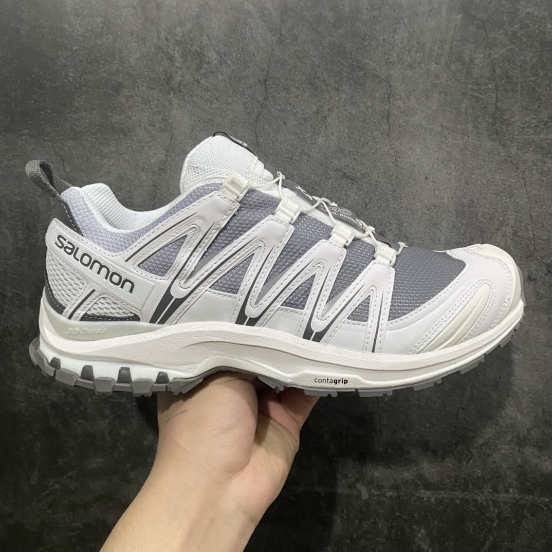 【绿x版】SALOMON XA Pro 3D ADV萨洛蒙潮流越野机能户外功能鞋 白灰色 472457n纯原外贸平台特供订单 耗时半年巨作 全套原纸板楦头开发 原厂特供网布配套加持 确保原汁原味 完美呈现版型 原档数据独家私模五层组合大底 男女鞋同步官方开发至46.5 原装Ortholite轻量化鞋垫 中底布带钢印编号 原厂TPU锁扣 进口港宝加持 后跟自然饱满 还原公司包裹性 鞋面采用SENSIFT贴合技术 全方位贴合包裹脚型 鞋跟部鞋底牵引设计 提供强大的抓地性能 更适应野外崎岖不平的道路 其3D ADVANCED CHASSIS底盘 材料轻量大化 钉齿设计更具稳定性 防护性 鞋底易磨损区运用CONTAGRIP高耐磨材料 应对城市硬质路面长距离跑考验  尺码：36 36.5 37.5 38 38.5 39 40 40.5 41 42 42.5 43 44 44.5 45 46 46.5-莆田鞋批发中心