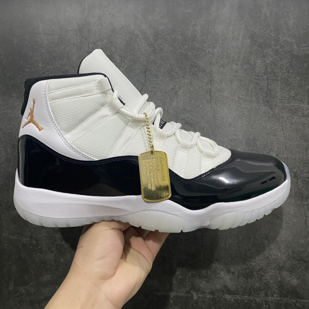 【市场首发版】 Air Jordan AJ11 \”DMP\”金砖 CT8012-170n此版鞋面白色部分为网布材质n同步官方早期流出原鞋渲染图细节n以及外网宣传照也是网布材质n具体材料是皮面还是尼龙布待发售才能具体知晓nn原楦原档案数据开模打造原厂中底拉帮 原厂漆皮 防冻不开裂原楦原数据刺绣 原厂车缝走线及对位 毫厘不差飞人logo采用原数据电脑刺绣 原装正品碳纤维真实碳板 增强抗扭 原内标 原盒标 正确官方原盒 原厂防氧化水晶外底 原厂配套厂全掌solo气垫 Size：40 40.5 41 42 42.5 43 44 44.5 45 45.5 46 47.5-莆田鞋批发中心