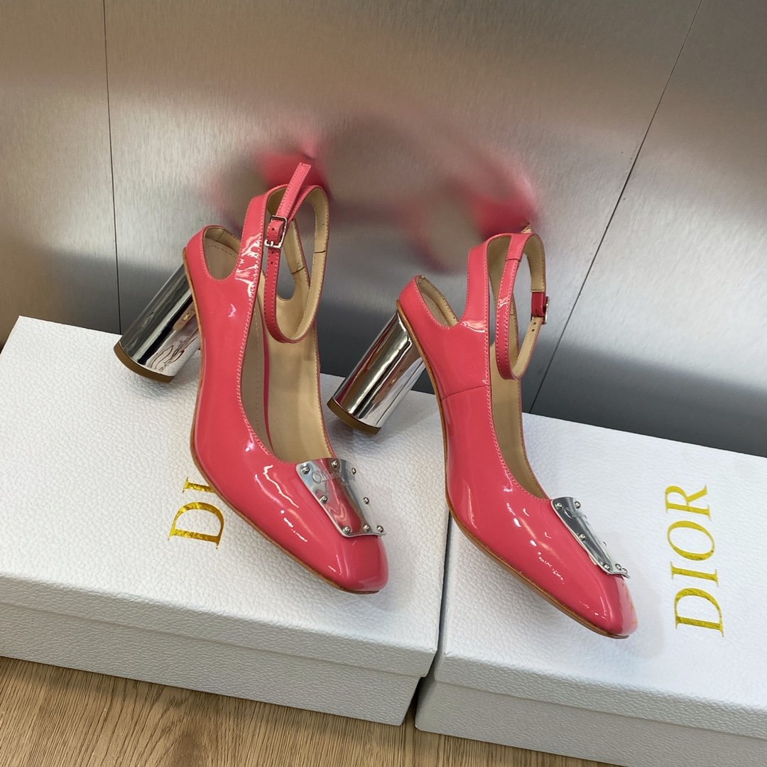 Dior迪奥2023春夏最新时装秀高