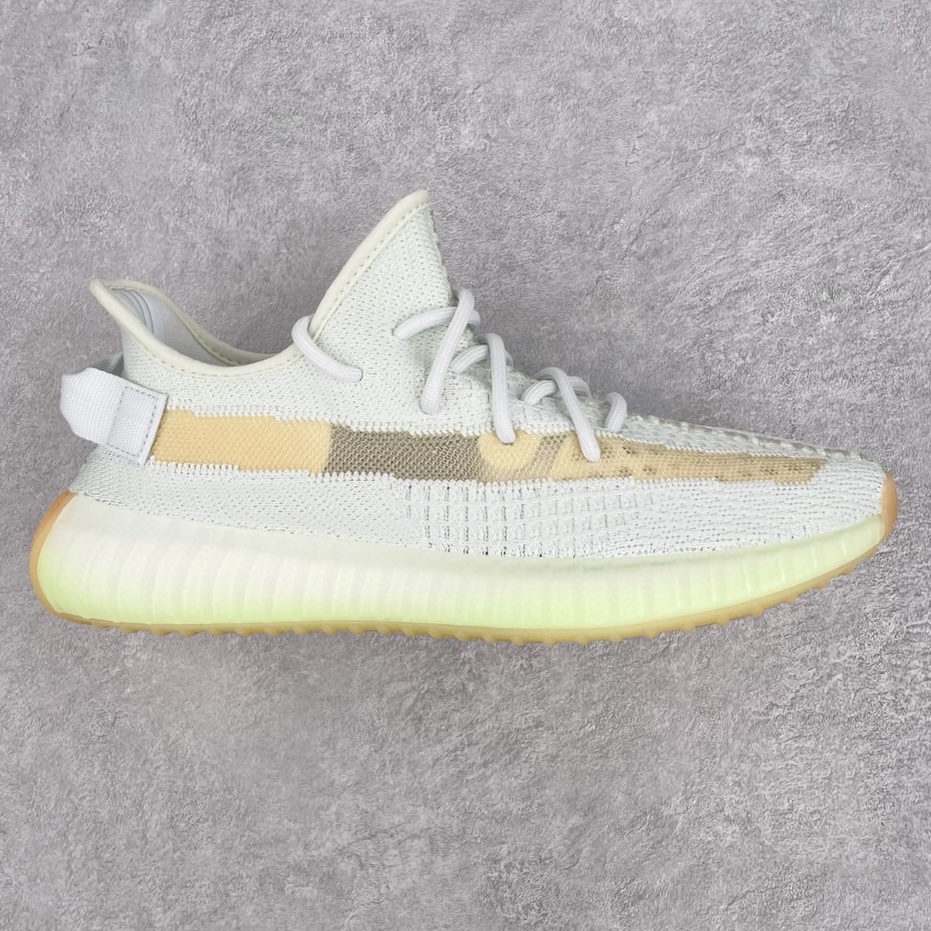 💰200 ＃K版纯原 巴斯夫福利‼Yeezy Boost 350 V2 亚洲限定 货号：EG7491 市面中端最王炸版本 lw同源配套打造 全套原楦 原纸版 原鞋开模完美打造 采用辰元飞织鱼丝网原厂面 非进口机台 大底原厂半透明RB巴斯夫满钉大底  原厂东莞百宏3M反光鞋带 质感一致 原厂鑫成新粉原鞋垫 LOGO胶浆印花 钛金针与高士马克线针车精工打造 一切遵循原厂指令单采购同源原材 采购全套原厂进口材料 原纸版 原楦头 一切同源公司 大几率过验 混卖无压力‼️SIZE：36 36.5 37 38 38.5 39 40 40.5 41 42 42.5 43 44 44.5 45 46 47 编码：Mby2936070-运动鞋