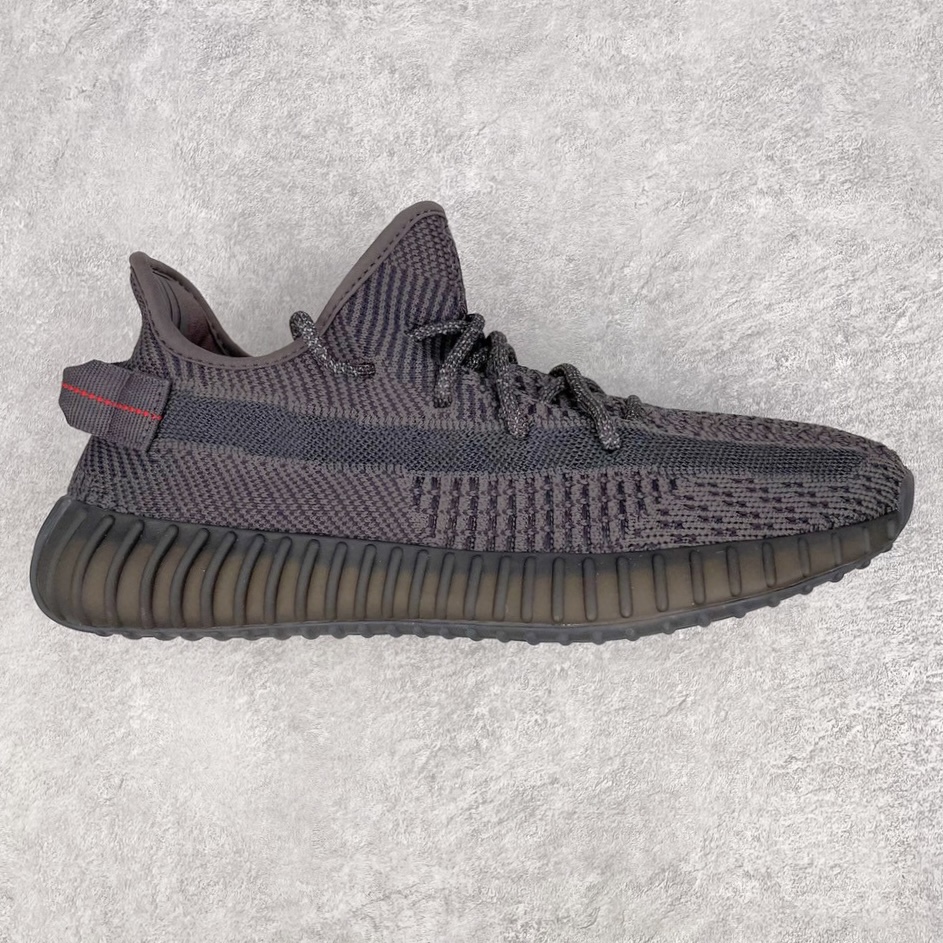 💰200 ＃K版纯原 巴斯夫福利‼Yeezy Boost 350 V2 黑天使 货号：FU9006 市面中端最王炸版本 lw同源配套打造 全套原楦 原纸版 原鞋开模完美打造 采用辰元飞织鱼丝网原厂面 非进口机台 大底原厂半透明RB巴斯夫满钉大底  原厂东莞百宏3M反光鞋带 质感一致 原厂鑫成新粉原鞋垫 LOGO胶浆印花 钛金针与高士马克线针车精工打造 一切遵循原厂指令单采购同源原材 采购全套原厂进口材料 原纸版 原楦头 一切同源公司 大几率过验 混卖无压力‼️SIZE：36 36.5 37 38 38.5 39 40 40.5 41 42 42.5 43 44 44.5 45 46 47 编码：Mby2936070-运动鞋