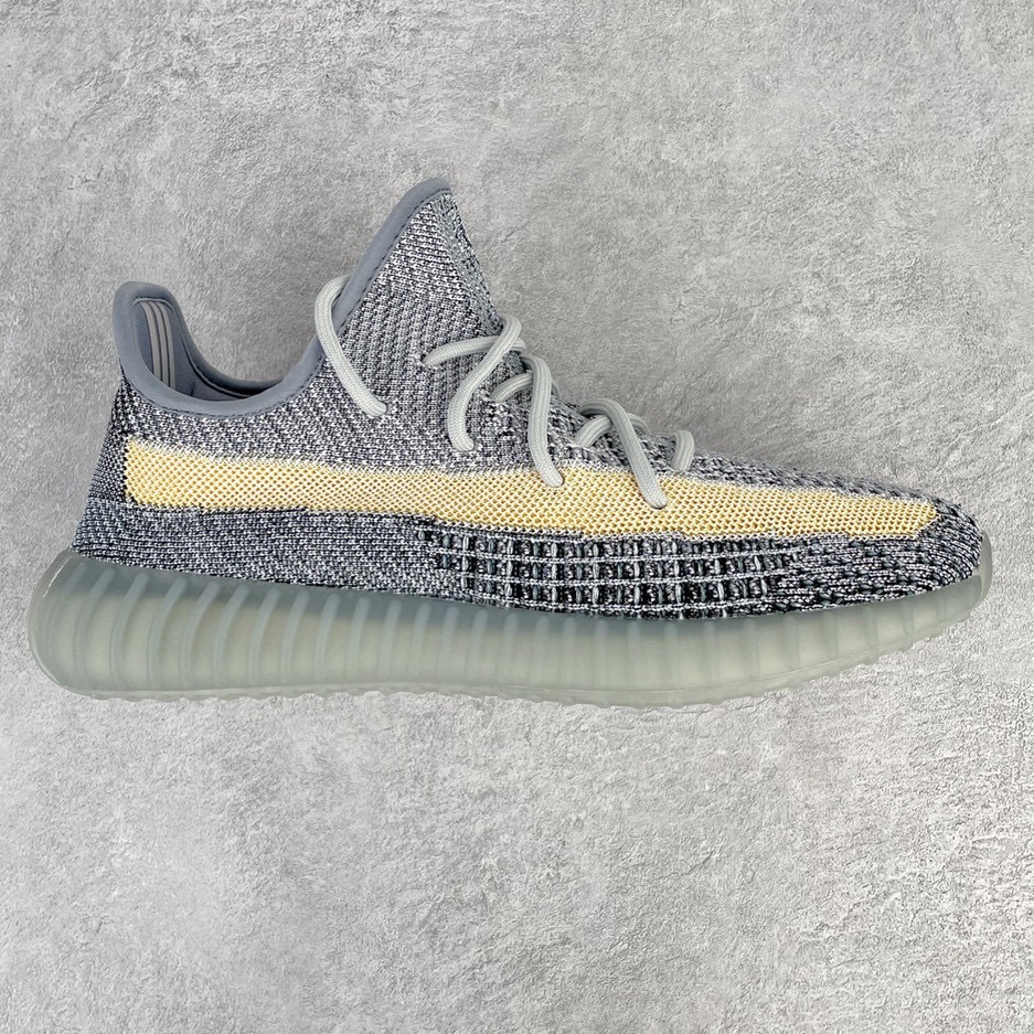 💰200 ＃K版纯原 巴斯夫福利‼Yeezy Boost 350 V2 水洗蓝 货号：GY7657 市面中端最王炸版本 lw同源配套打造 全套原楦 原纸版 原鞋开模完美打造 采用辰元飞织鱼丝网原厂面 非进口机台 大底原厂半透明RB巴斯夫满钉大底  原厂东莞百宏3M反光鞋带 质感一致 原厂鑫成新粉原鞋垫 LOGO胶浆印花 钛金针与高士马克线针车精工打造 一切遵循原厂指令单采购同源原材 采购全套原厂进口材料 原纸版 原楦头 一切同源公司 大几率过验 混卖无压力‼️SIZE：36 36.5 37 38 38.5 39 40 40.5 41 42 42.5 43 44 44.5 45 46 47 编码：Mby2936070-运动鞋