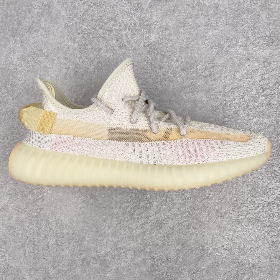 💰240 ＃K版纯原 巴斯夫福利‼Yeezy Boost 350 V2 温变 货号：GY3438 市面中端最王炸版本 lw同源配套打造 全套原楦 原纸版 原鞋开模完美打造 采用辰元飞织鱼丝网原厂面 非进口机台 大底原厂半透明RB巴斯夫满钉大底  原厂东莞百宏3M反光鞋带 质感一致 原厂鑫成新粉原鞋垫 LOGO胶浆印花 钛金针与高士马克线针车精工打造 一切遵循原厂指令单采购同源原材 采购全套原厂进口材料 原纸版 原楦头 一切同源公司 大几率过验 混卖无压力‼️SIZE：36 36.5 37 38 38.5 39 40 40.5 41 42 42.5 43 44 44.5 45 46 47 编码：Mby3936010-运动鞋