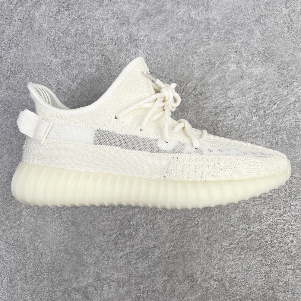 💰200 ＃K版纯原 巴斯夫福利‼Yeezy Boost 350 V2\”Pure Oat\” 纯白镂空 HQ6316 市面中端最王炸版本 lw同源配套打造 全套原楦 原纸版 原鞋开模完美打造 采用辰元飞织鱼丝网原厂面 非进口机台 大底原厂半透明RB巴斯夫满钉大底  原厂东莞百宏3M反光鞋带 质感一致 原厂鑫成新粉原鞋垫 LOGO胶浆印花 钛金针与高士马克线针车精工打造 一切遵循原厂指令单采购同源原材 采购全套原厂进口材料 原纸版 原楦头 一切同源公司 大几率过验 混卖无压力‼️SIZE：36 36.5 37 38 38.5 39 40 40.5 41 42 42.5 43 44 44.5 45 46 47 编码：Mby2936070-运动鞋