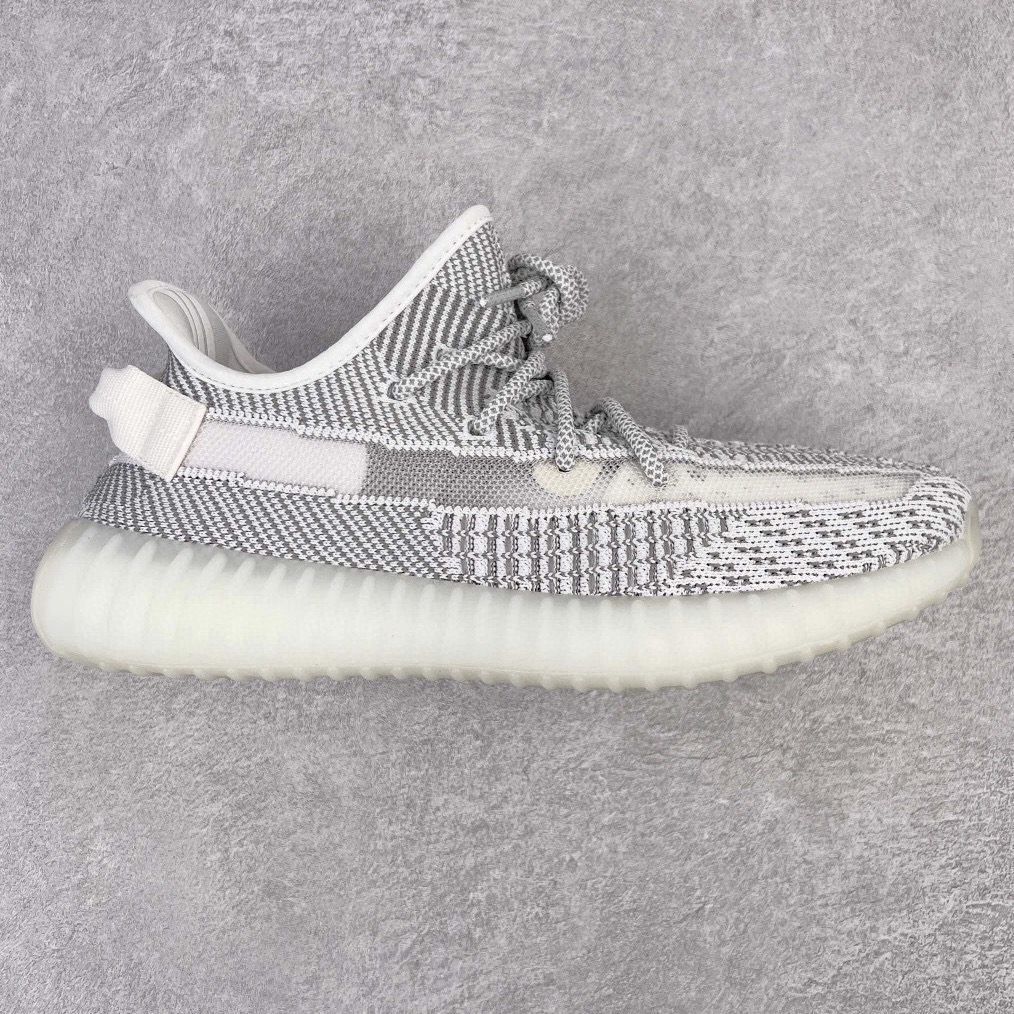 💰200 ＃K版纯原 巴斯夫福利‼Yeezy Boost 350 V2 白天使 货号：EF2905 市面中端最王炸版本 lw同源配套打造 全套原楦 原纸版 原鞋开模完美打造 采用辰元飞织鱼丝网原厂面 非进口机台 大底原厂半透明RB巴斯夫满钉大底  原厂东莞百宏3M反光鞋带 质感一致 原厂鑫成新粉原鞋垫 LOGO胶浆印花 钛金针与高士马克线针车精工打造 一切遵循原厂指令单采购同源原材 采购全套原厂进口材料 原纸版 原楦头 一切同源公司 大几率过验 混卖无压力‼️SIZE：36 36.5 37 38 38.5 39 40 40.5 41 42 42.5 43 44 44.5 45 46 47 编码：by2936070-运动鞋