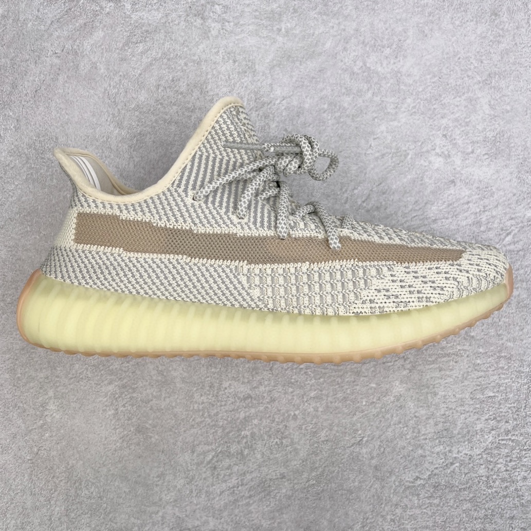 💰200 ＃K版纯原 巴斯夫福利‼Yeezy Boost 350 V2 芝麻天使 货号：FU9161 市面中端最王炸版本 lw同源配套打造 全套原楦 原纸版 原鞋开模完美打造 采用辰元飞织鱼丝网原厂面 非进口机台 大底原厂半透明RB巴斯夫满钉大底  原厂东莞百宏3M反光鞋带 质感一致 原厂鑫成新粉原鞋垫 LOGO胶浆印花 钛金针与高士马克线针车精工打造 一切遵循原厂指令单采购同源原材 采购全套原厂进口材料 原纸版 原楦头 一切同源公司 大几率过验 混卖无压力‼️SIZE：36 36.5 37 38 38.5 39 40 40.5 41 42 42.5 43 44 44.5 45 46 47 编码：Mby2936070-运动鞋