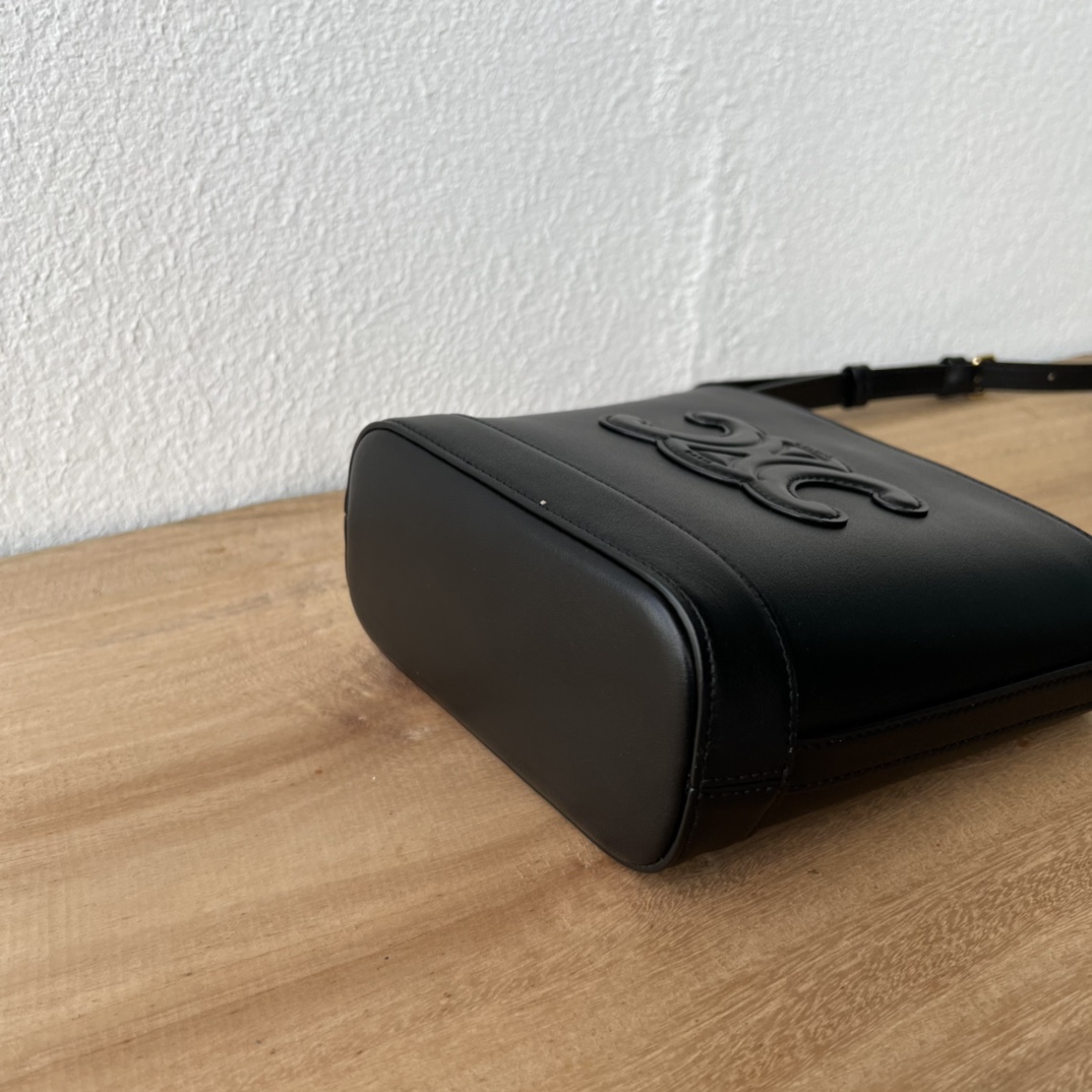 CE 迷你P1300 水桶バッグ - 可愛くて実用的な新色登場