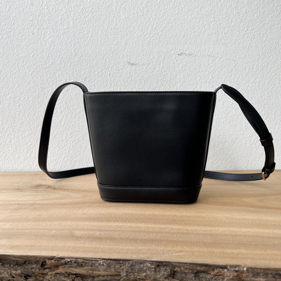 CE 迷你P1300 水桶バッグ - 可愛くて実用的な新色登場