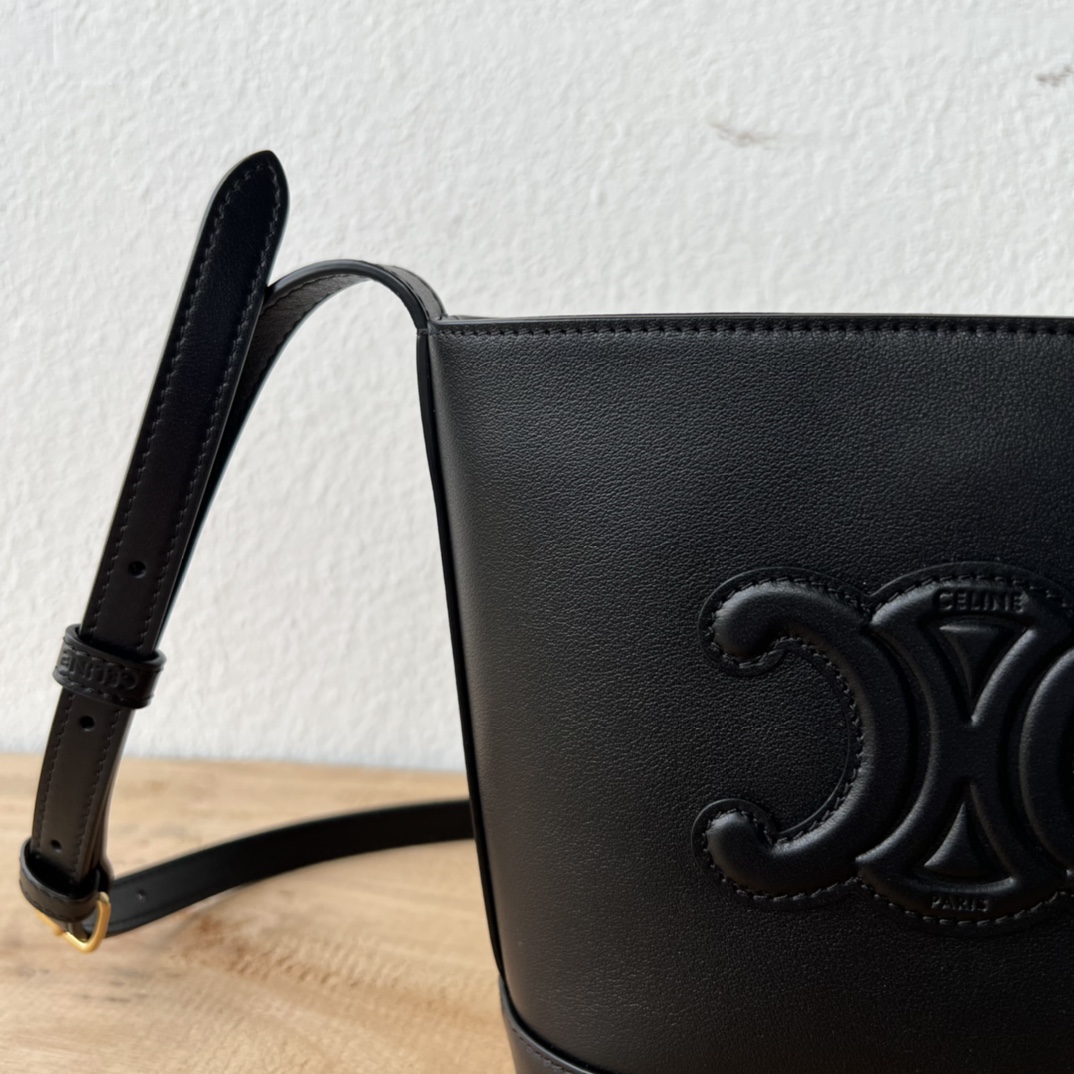 CE 迷你P1300 水桶バッグ - 可愛くて実用的な新色登場