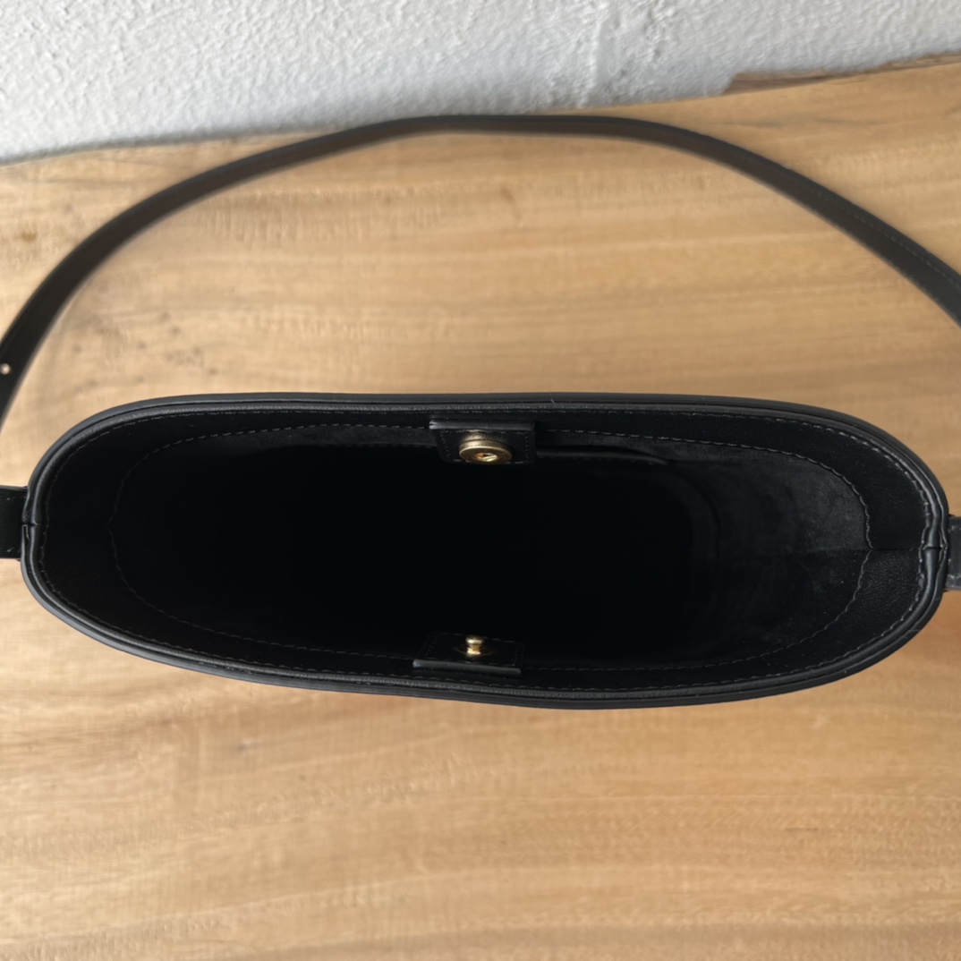 CE 迷你P1300 水桶バッグ - 可愛くて実用的な新色登場