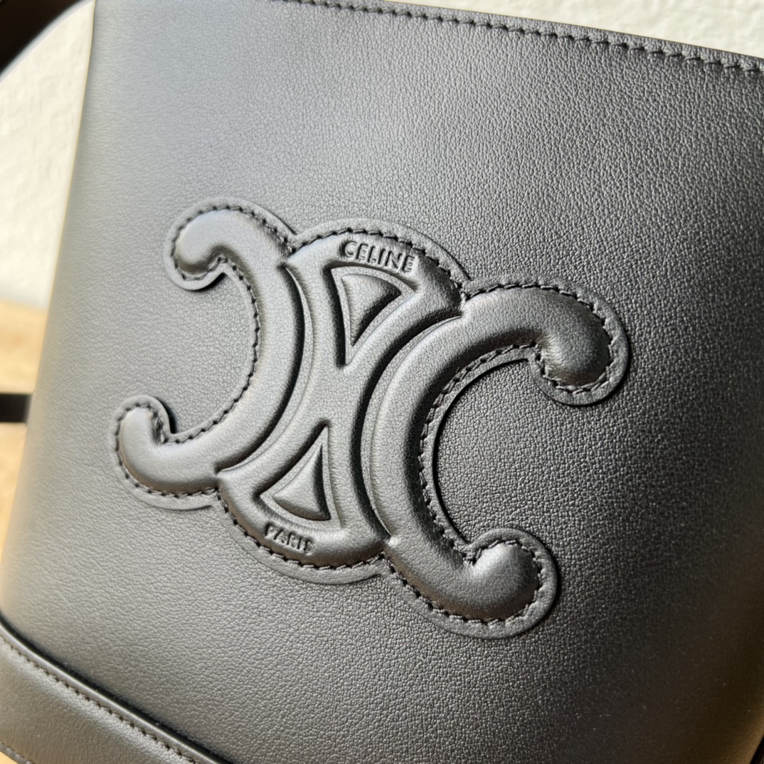 CE 迷你P1300 水桶バッグ - 可愛くて実用的な新色登場