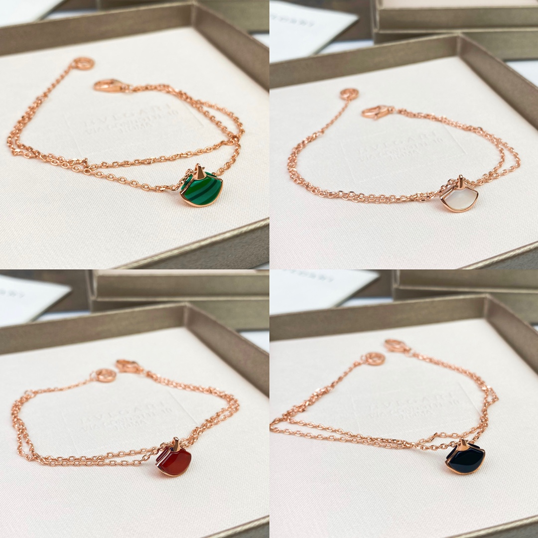Luxury BVLGARI jewelry collection featuring high-end 18-karat gold items like bracelets and dresses. Price: ¥225. - 图片 3